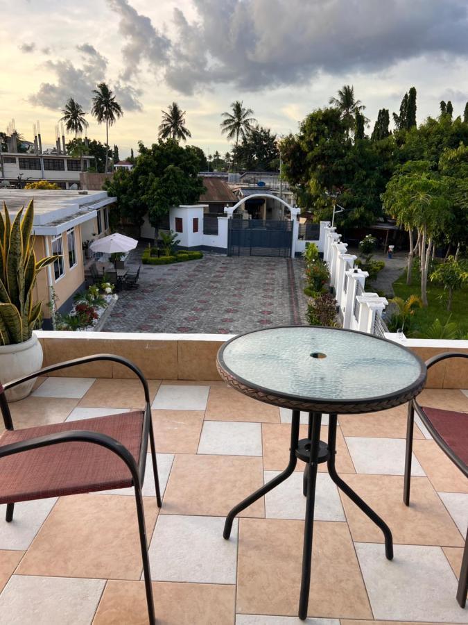 Haika Home Lodge Dar es Salaam Exterior foto
